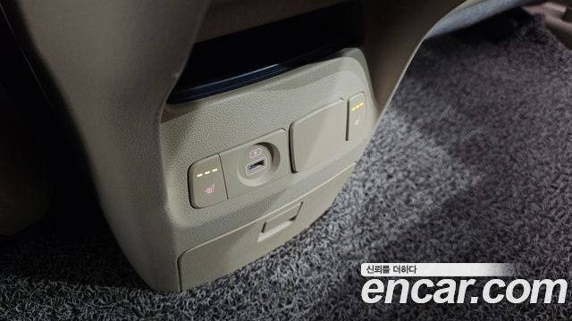 Kia Canival 2019 — photo 16