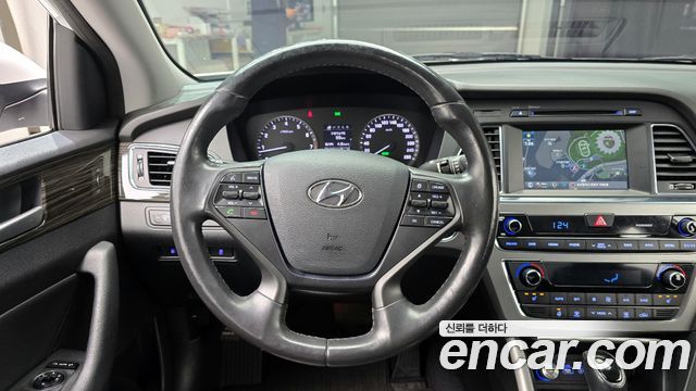Hyundai Sonata 2015 — photo 13