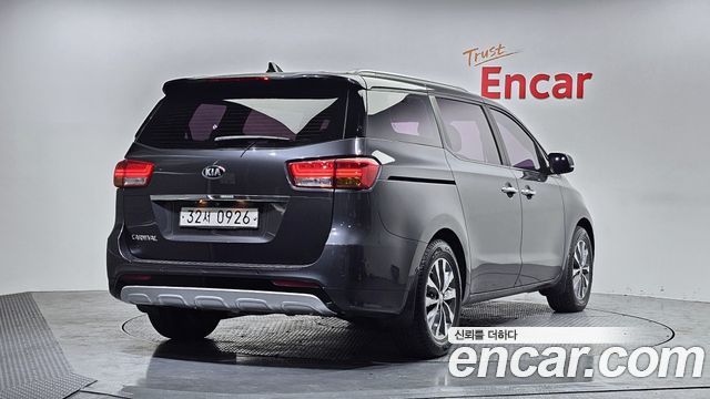 Kia Canival 2016 — photo 2