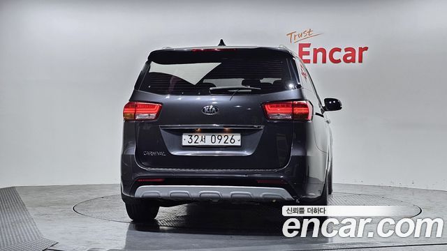Kia Canival 2016 — photo 4