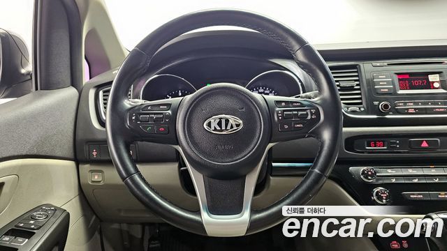 Kia Canival 2016 — photo 13