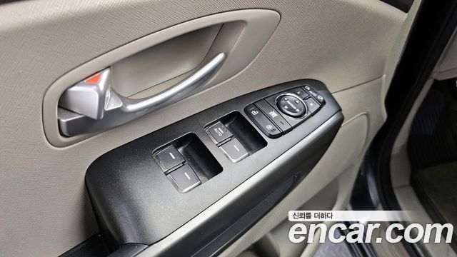 Kia Canival 2016 — photo 16