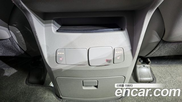 Kia Canival 2016 — photo 19