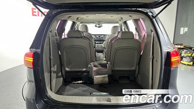 Kia Canival 2016 — photo 20