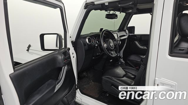 Jeep Wrangler 2017 — photo 10