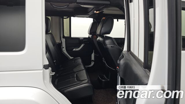 Jeep Wrangler 2017 — photo 13