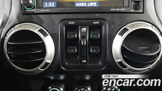 Jeep Wrangler 2017 — photo 18