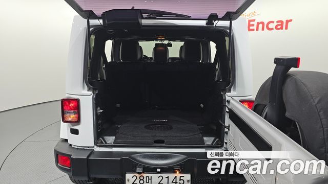 Jeep Wrangler 2017 — photo 20