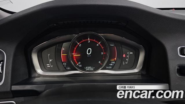 Volvo S60 2016 — photo 8