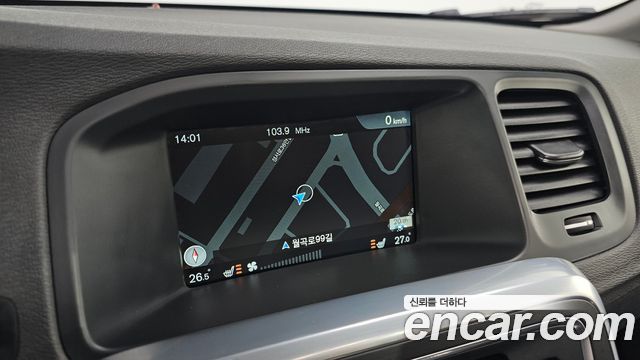 Volvo S60 2016 — photo 14