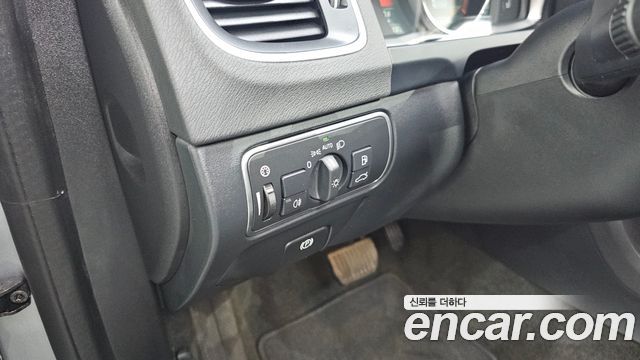 Volvo S60 2016 — photo 16