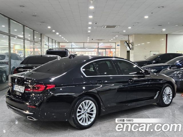 BMW 5-Series 2022 — photo 3