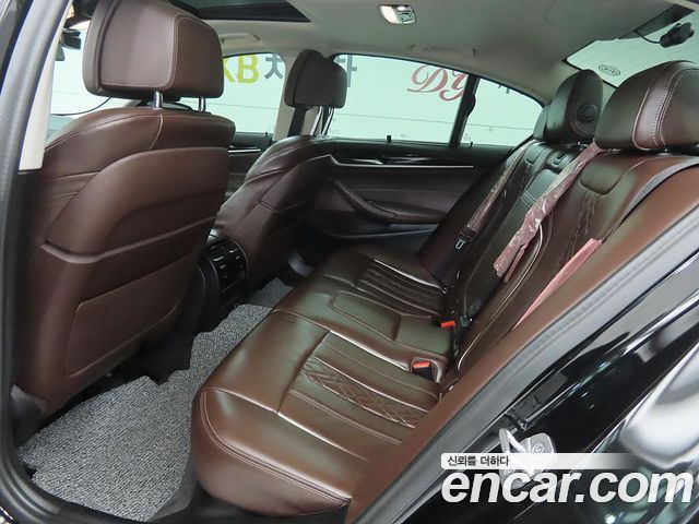 BMW 5-Series 2022 — photo 6