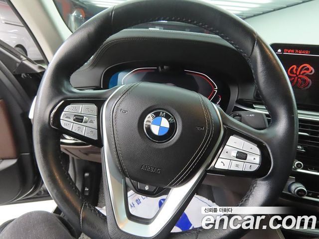 BMW 5-Series 2022 — photo 8