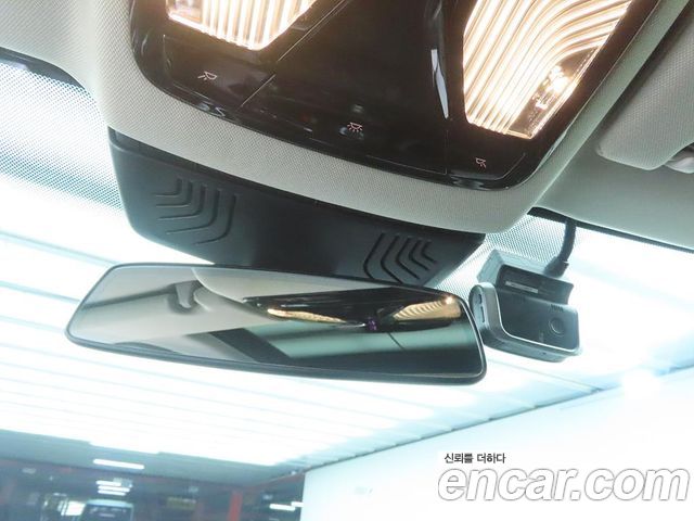 BMW 5-Series 2022 — photo 14