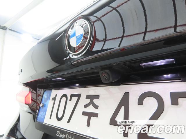 BMW 5-Series 2022 — photo 15