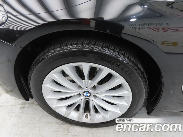 BMW 5-Series 2022 — photo 20