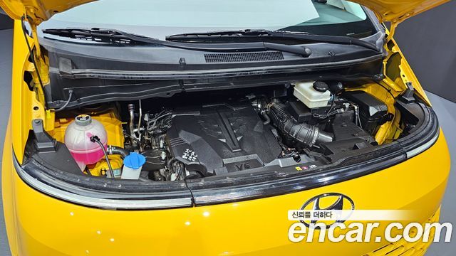 Hyundai Staria 2023 — photo 6