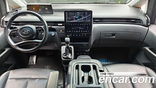 Hyundai Staria 2023 — photo 7