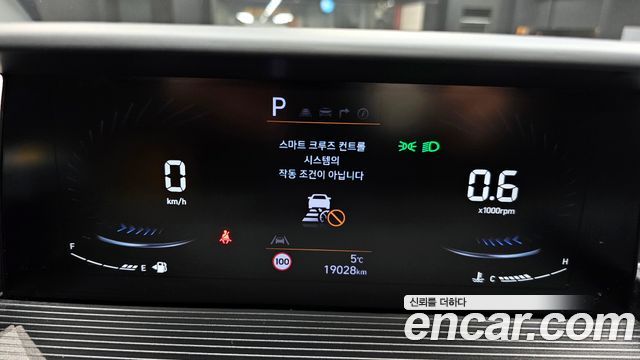 Hyundai Staria 2023 — photo 8