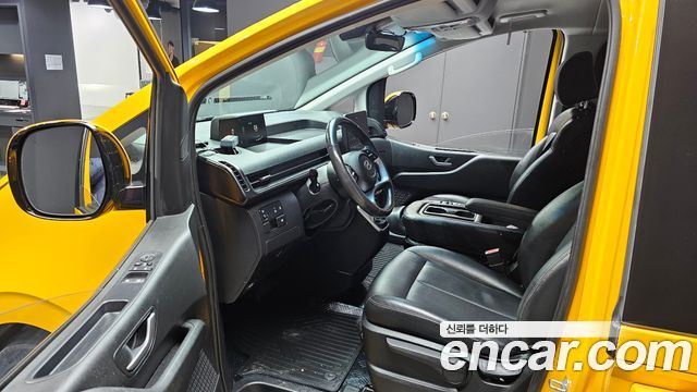 Hyundai Staria 2023 — photo 10