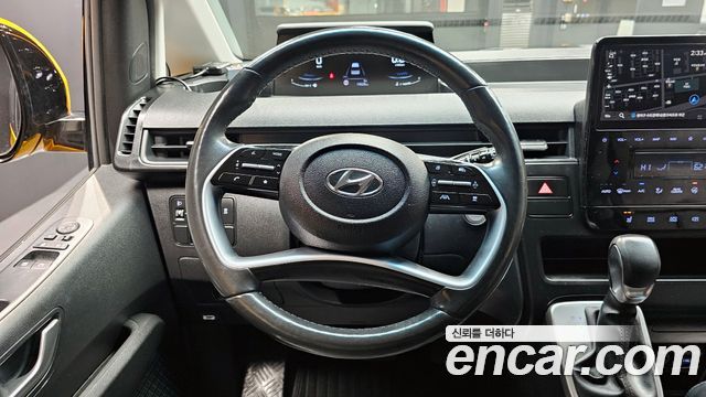 Hyundai Staria 2023 — photo 13