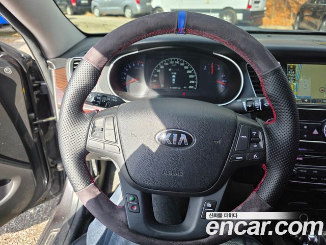 Kia K7 2016 — photo 12