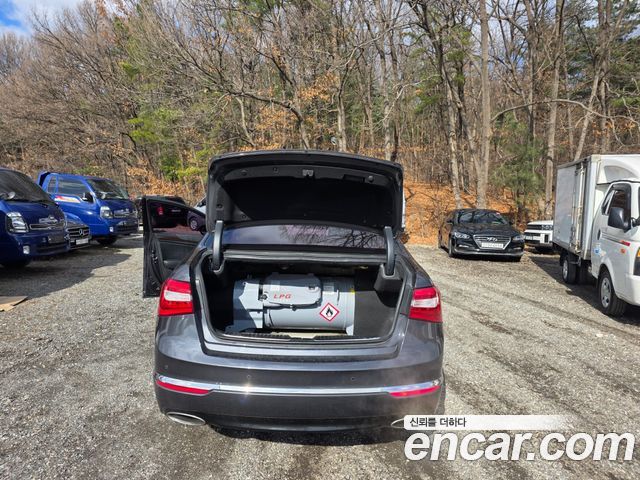 Kia K7 2016 — photo 18