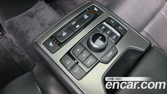 Hyundai Genesis 2014 — photo 18