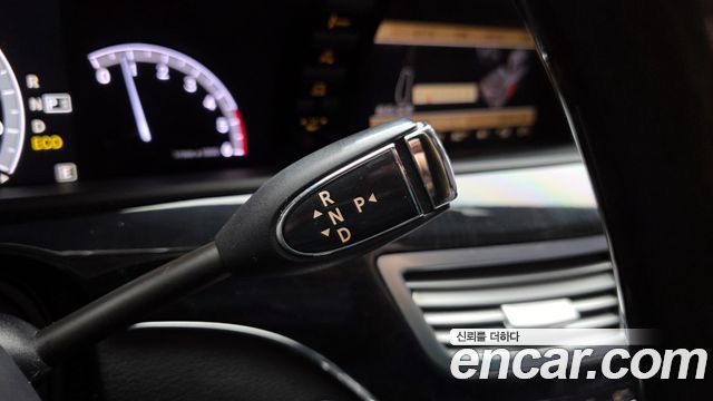 Mercedes-Benz S-Class 2012 — photo 9
