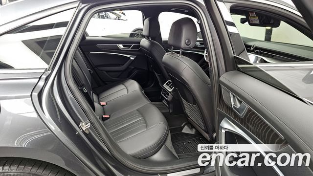 Audi A6 2022 — photo 12