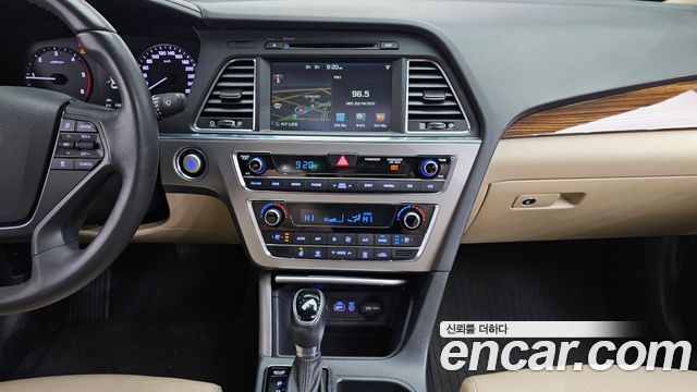 Hyundai Sonata 2016 — photo 15