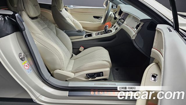 Bentley Continental 2025 — photo 10