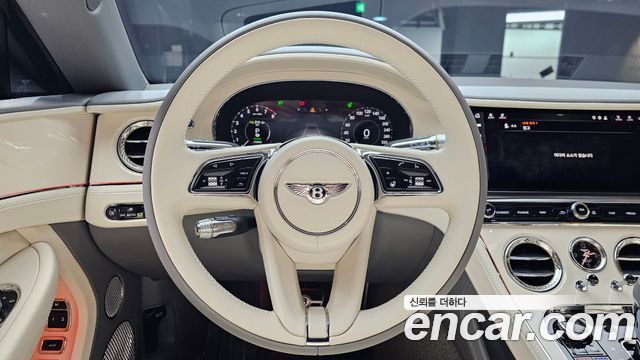 Bentley Continental 2025 — photo 12