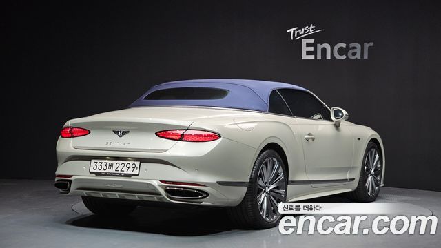 Bentley Continental 2025 — photo 20