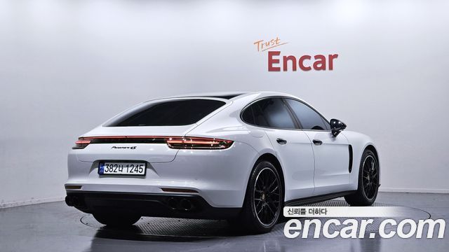 Porsche Panamera 2018 — photo 2