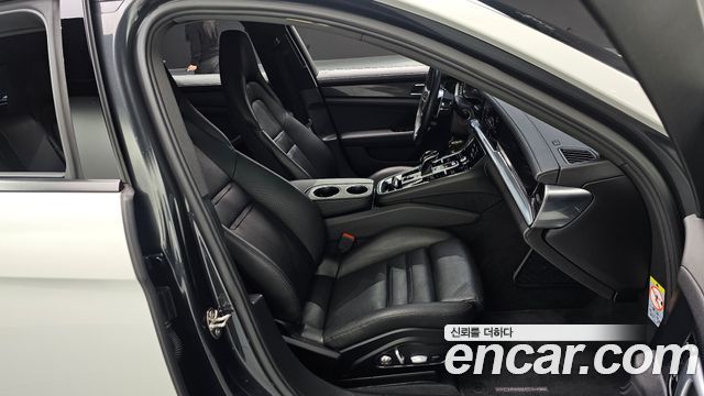Porsche Panamera 2018 — photo 10