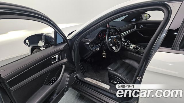 Porsche Panamera 2018 — photo 11