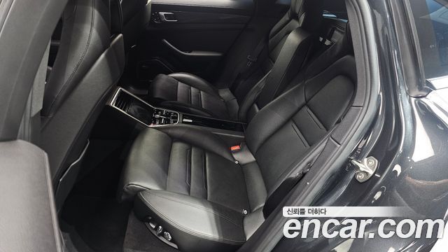 Porsche Panamera 2018 — photo 12