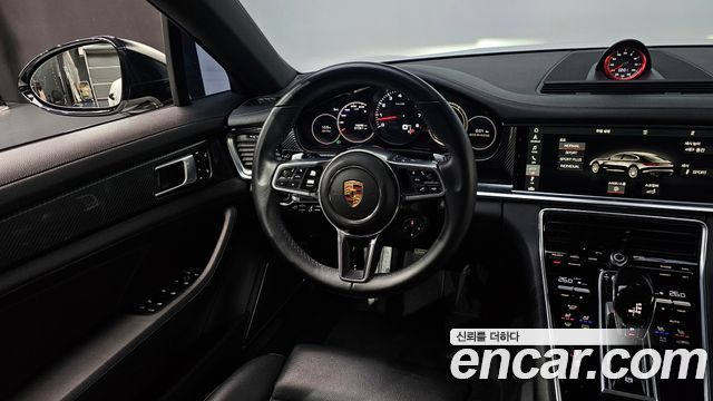Porsche Panamera 2018 — photo 13