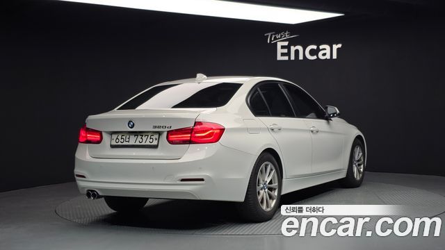 BMW 3-Series 2018 — photo 2