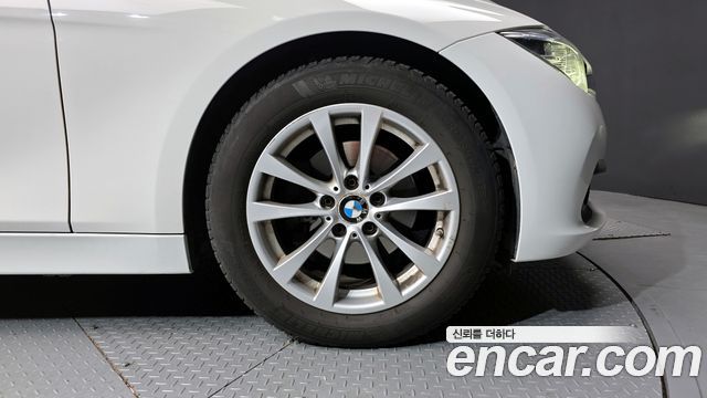 BMW 3-Series 2018 — photo 5