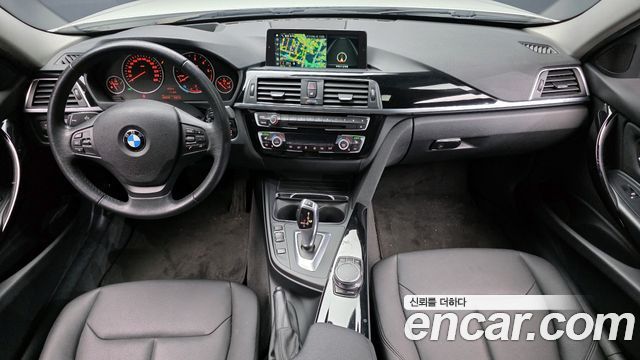 BMW 3-Series 2018 — photo 7