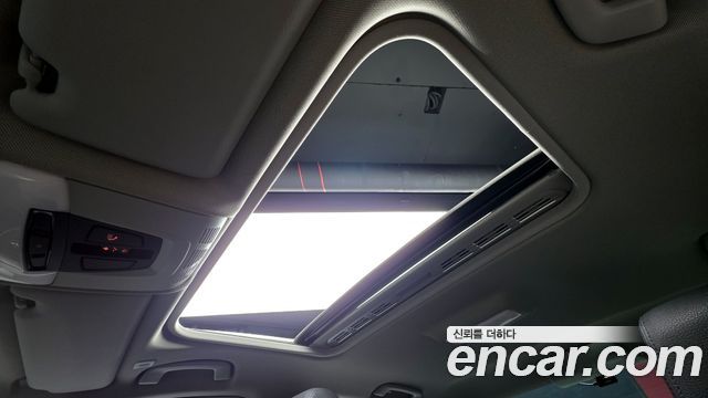 BMW 3-Series 2018 — photo 19