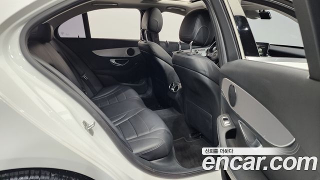 Mercedes-Benz C-Class 2016 — photo 12