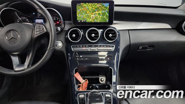 Mercedes-Benz C-Class 2016 — photo 16