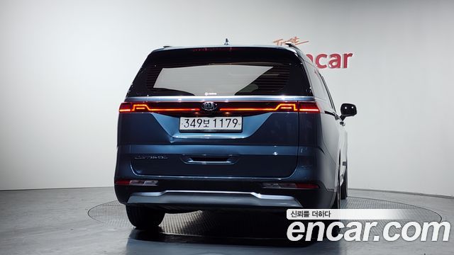 Kia Canival 2021 — photo 4