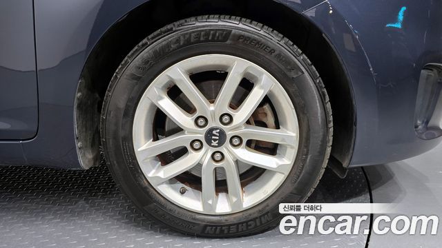 Kia Carens 2014 — photo 5