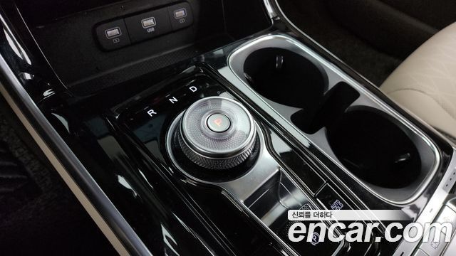 Kia Canival 2023 — photo 9