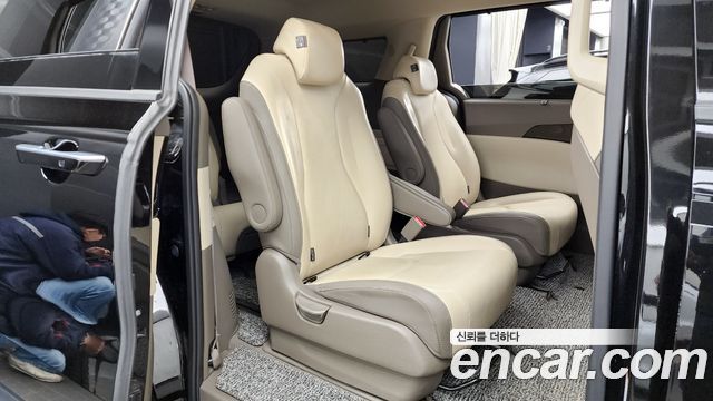 Kia Canival 2023 — photo 12